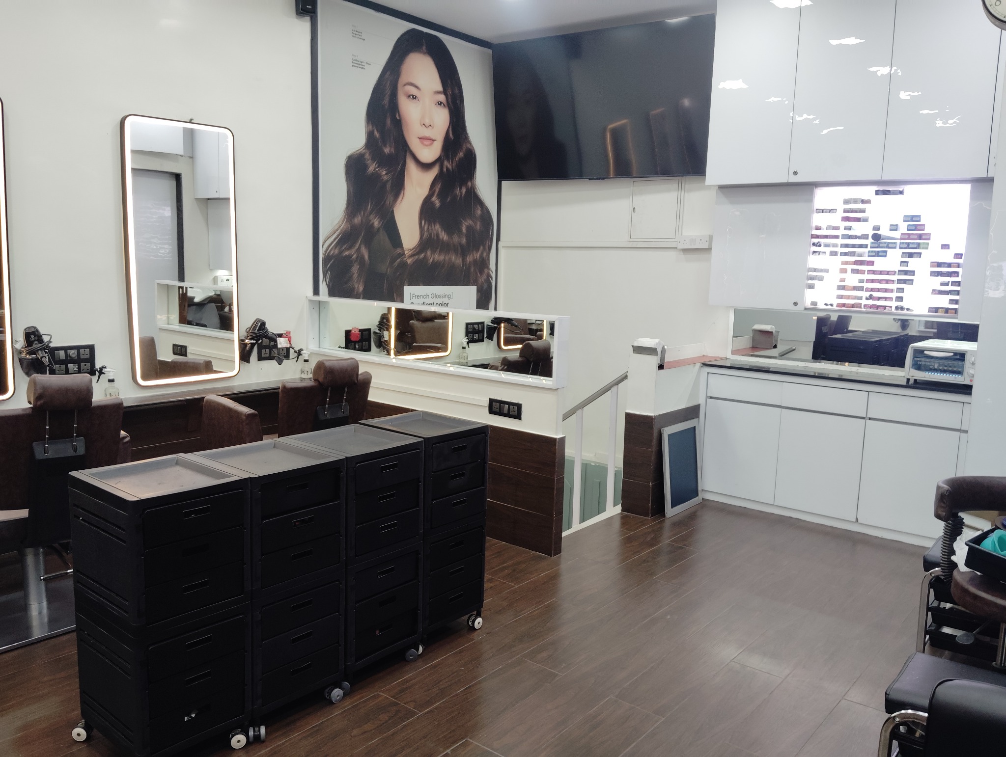 Hair Plus shampoo area